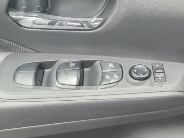 Used 2023 Nissan Kicks SV FWD image 31