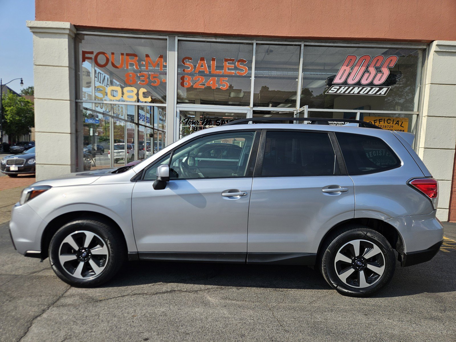 Used 2018 Subaru Forester 2.5i Premium w/ All-Weather Package AWD/4WD image 9