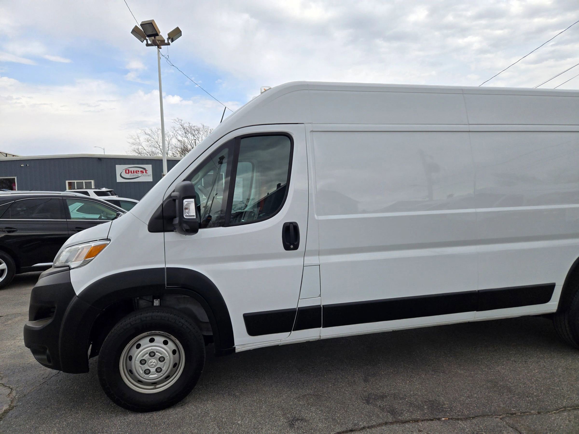 Used 2023 RAM ProMaster 3500 w/ Driver Convenience Group FWD image 8