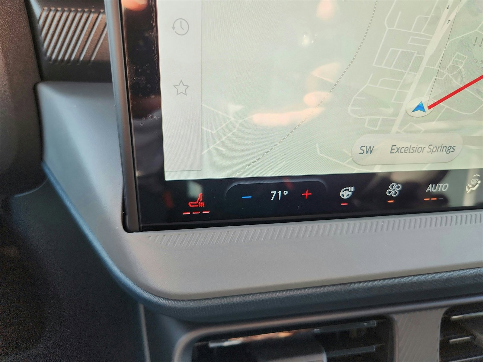 New 2025 Ford Maverick Lariat w/ Black Appearance Package image 18