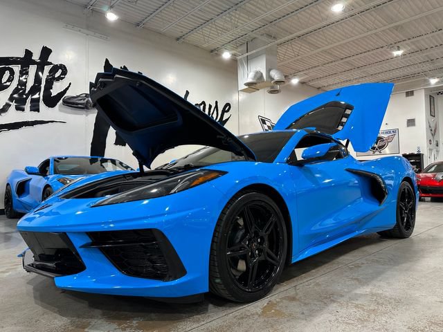 Used 2021 Chevrolet Corvette Stingray Coupe w/ Engine Appearance Package RWD image 28
