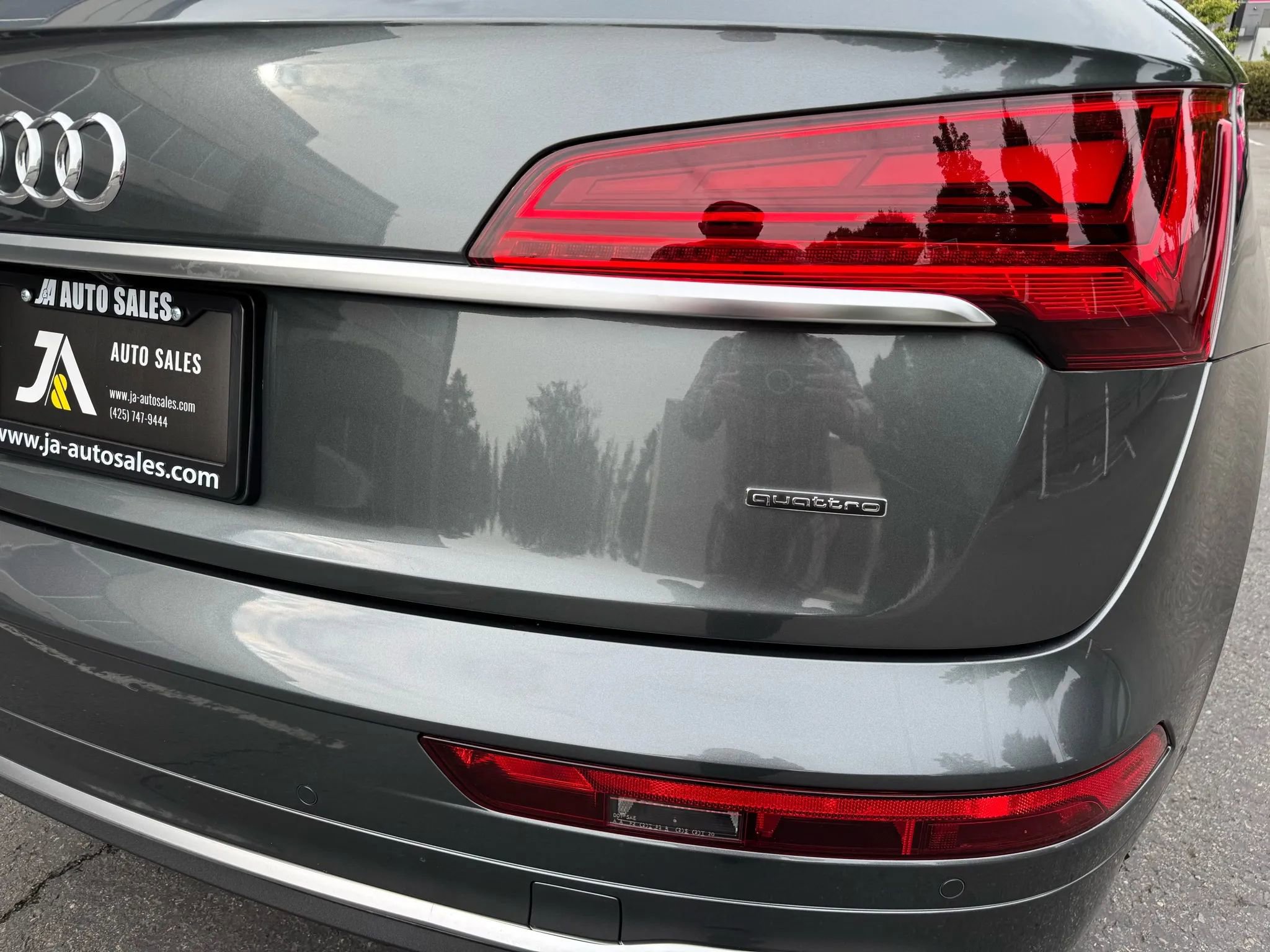 Used 2022 Audi Q5 e Premium w/ Convenience Package image 16