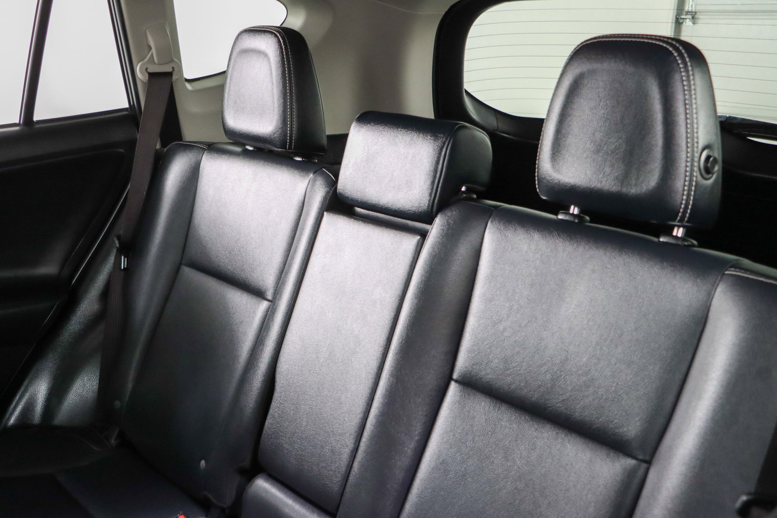 Used 2018 Toyota RAV4 Limited FWD image 25