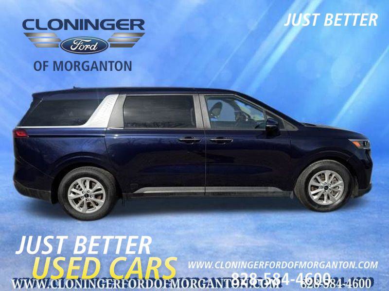 Used 2023 Kia Carnival LX image 9
