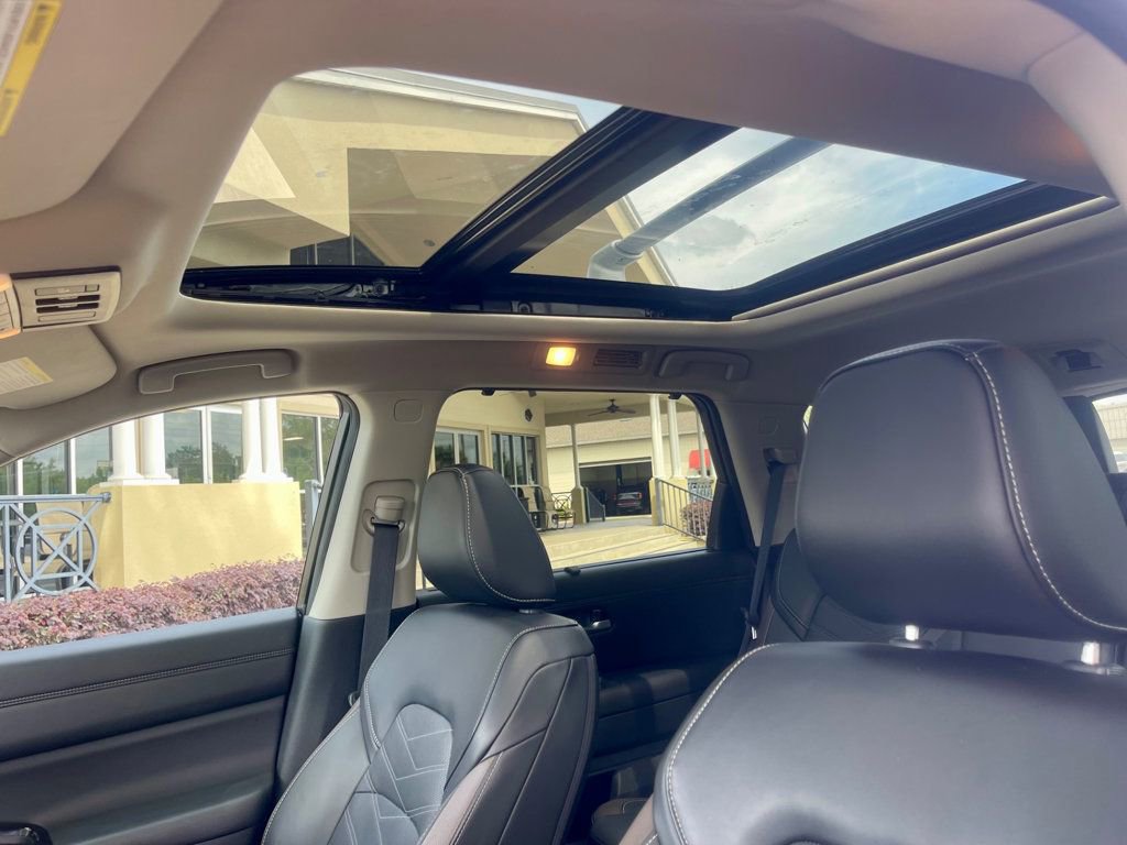 Used 2024 Nissan Pathfinder Platinum w/ Cargo Package image 17