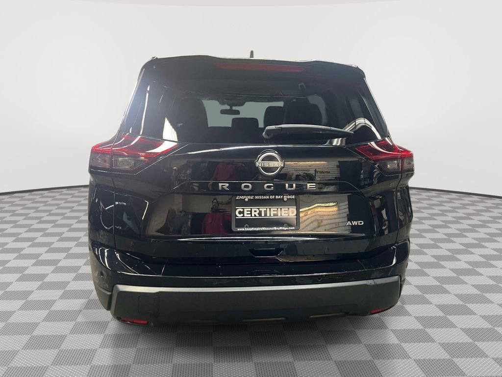 Used 2023 Nissan Rogue S AWD/4WD image 4