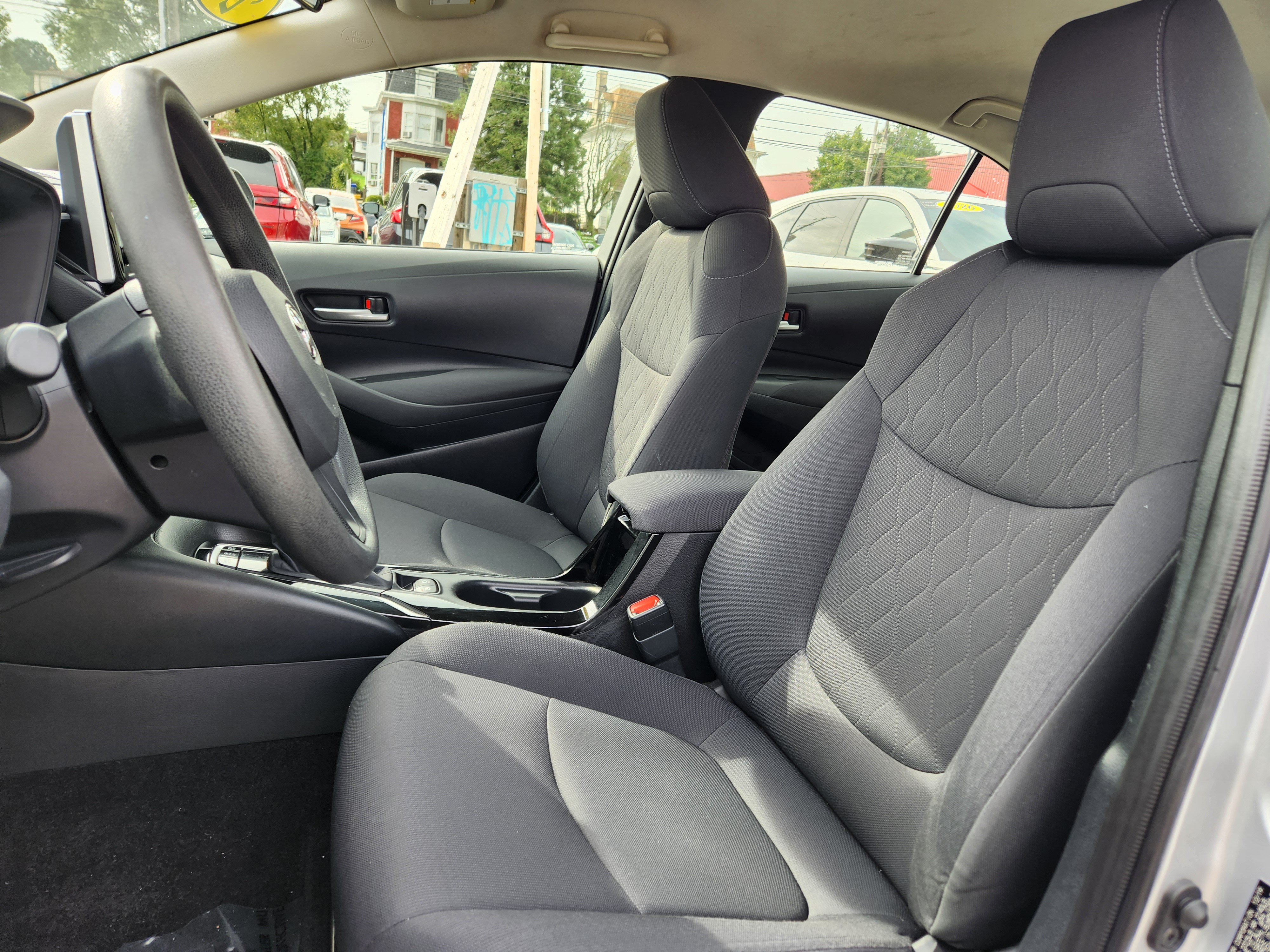 Used 2020 Toyota Corolla LE FWD image 10