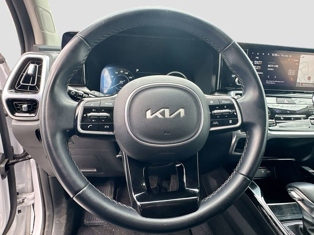 Certified 2023 Kia Sorento SX AWD/4WD image 11