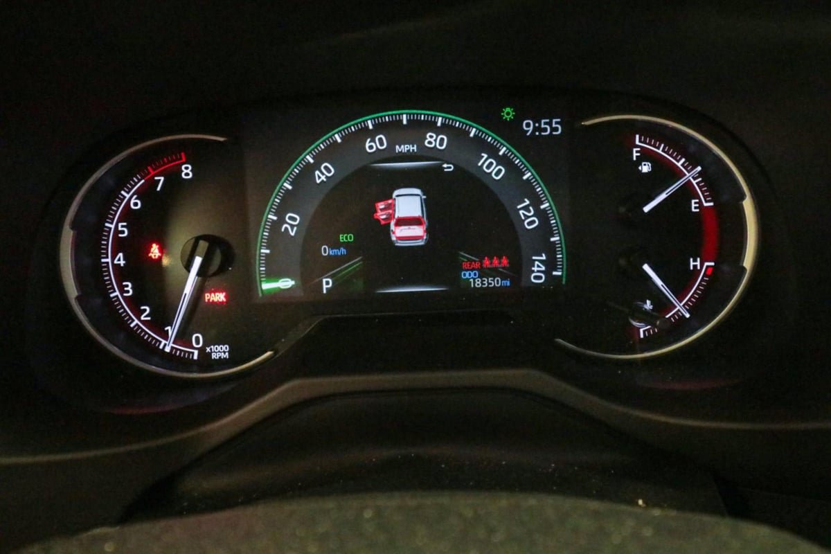 Used 2024 Toyota RAV4 LE FWD image 15