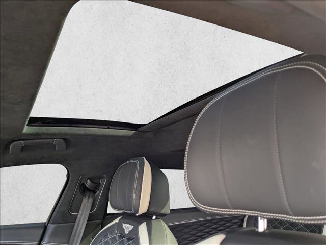 Used 2024 Bentley Flying Spur W12 image 16