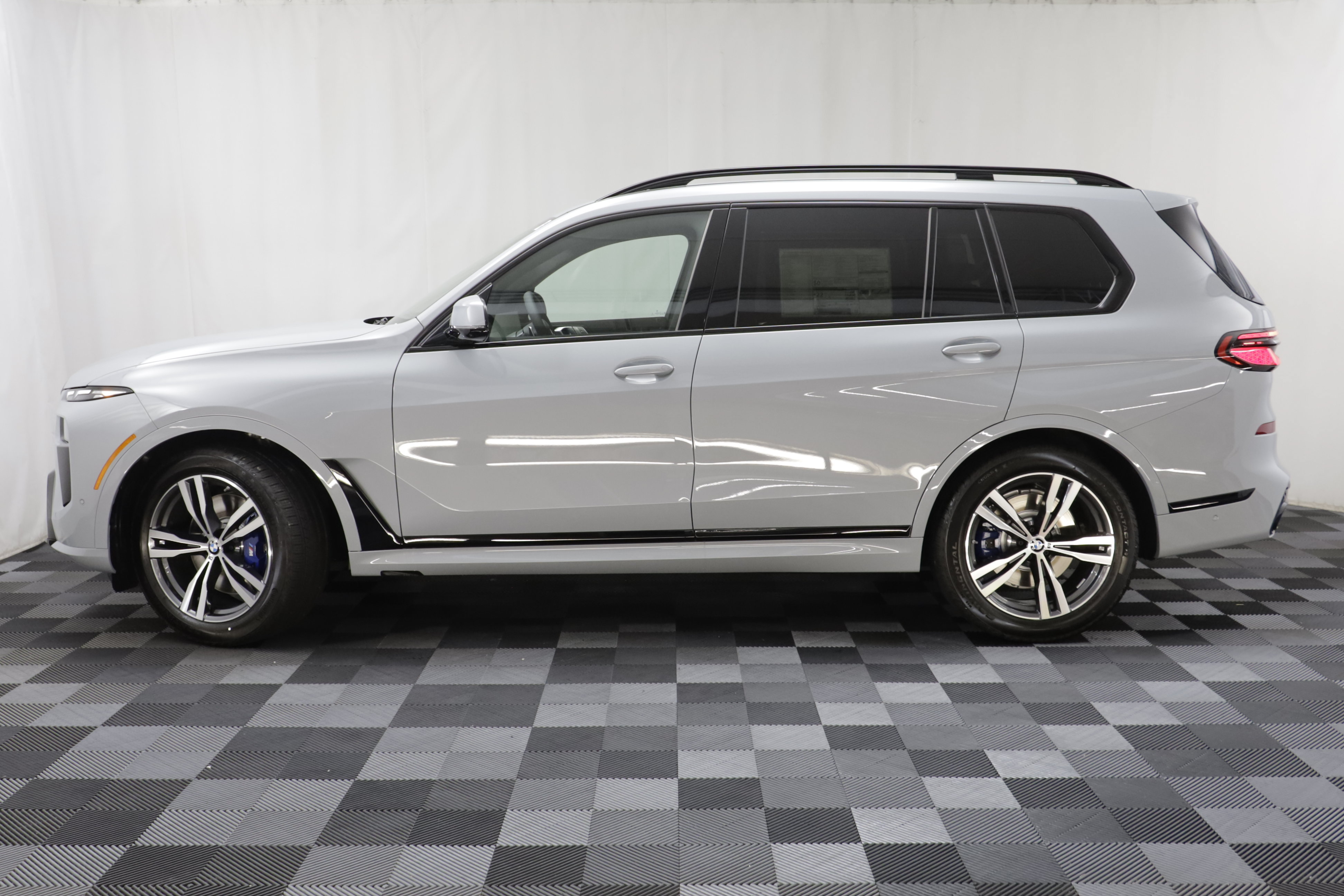 New 2027 BMW X7 xDrive40i w/ M Sport Package AWD/4WD image 5