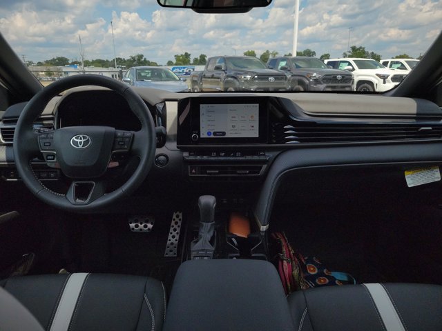 Used 2025 Toyota Camry LE image 11