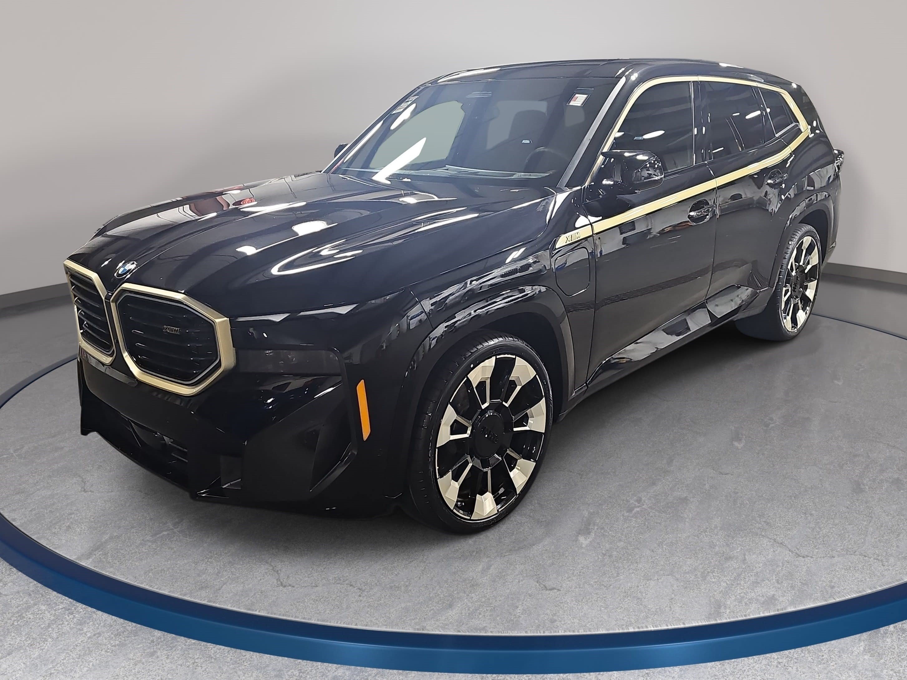 Used 2023 BMW XM AWD/4WD image 1