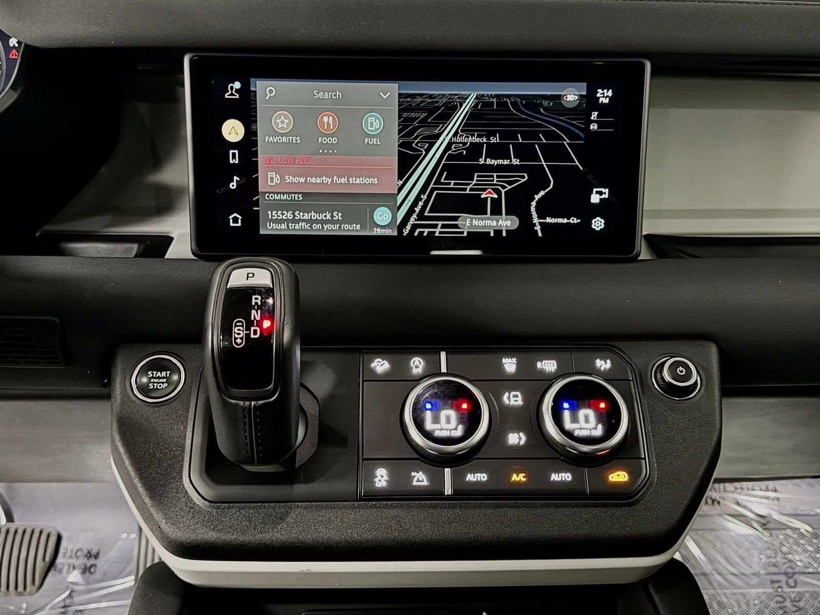 Used 2023 Land Rover Defender 110 SE image 30