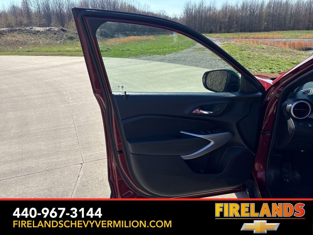 Used 2024 Chevrolet Trax RS w/ Driver Confidence Package image 13