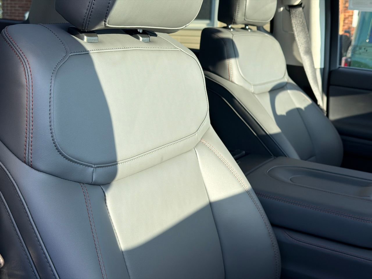 New 2025 Ford Expedition Max Active image 12