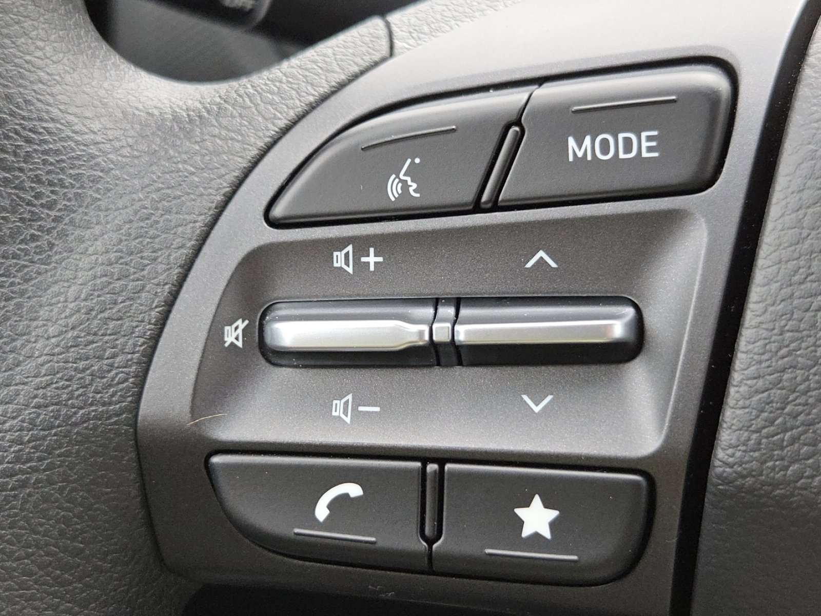 Used 2023 Hyundai Kona SEL image 11