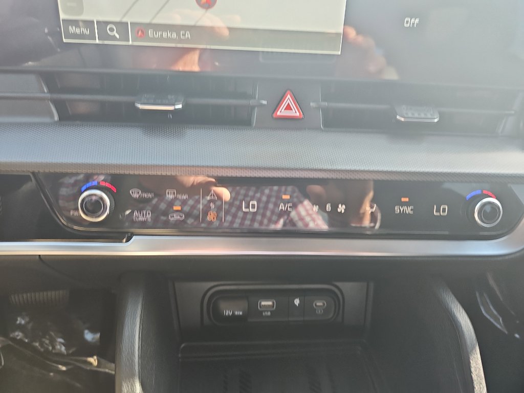 New 2025 Kia Sportage SX image 16