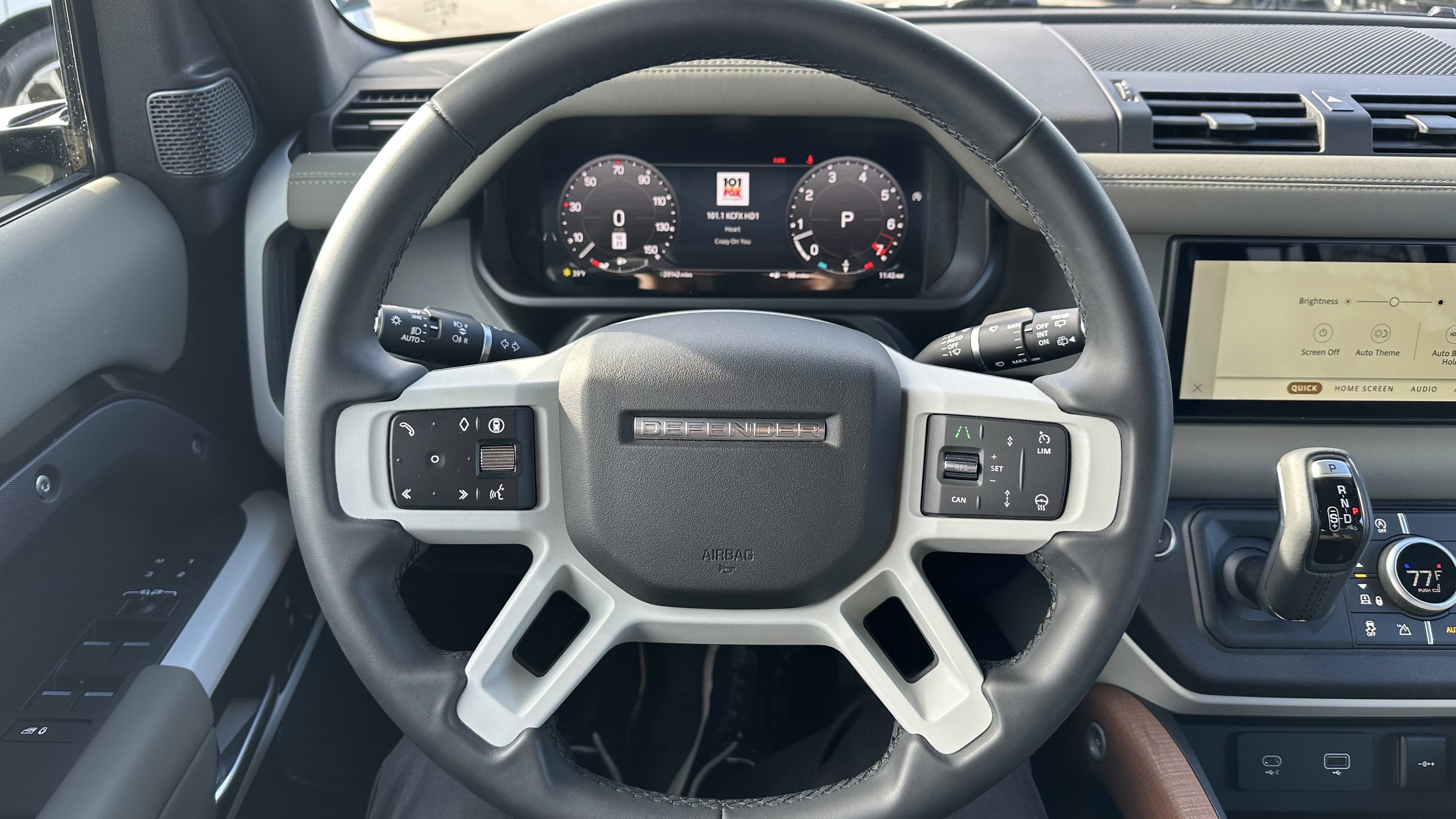 Used 2024 Land Rover Defender 110 X-Dynamic SE image 19