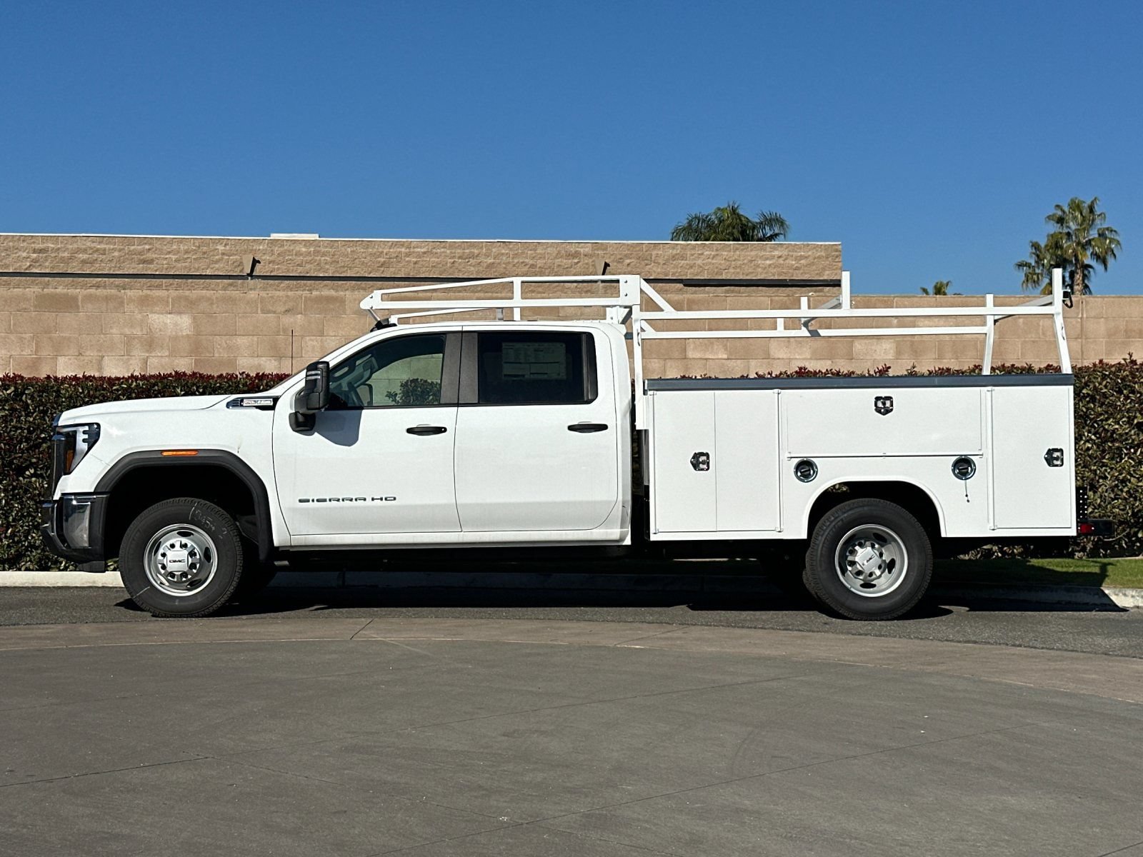 New 2025 GMC Sierra 3500 Pro w/ Convenience Package RWD image 7