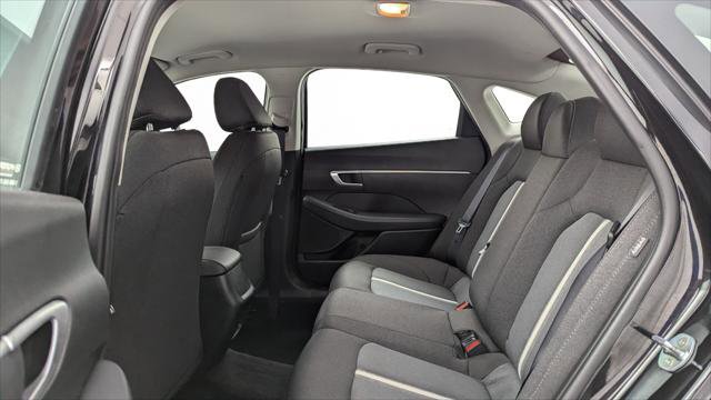 Used 2021 Hyundai Sonata SE w/ Cargo Package image 16