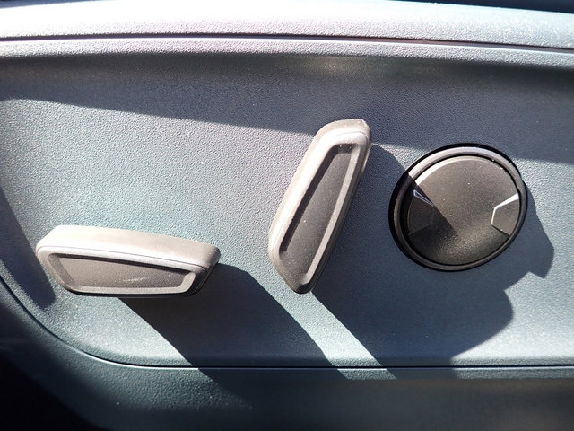 New 2025 Ford Maverick Lariat w/ 4K Tow Package image 16