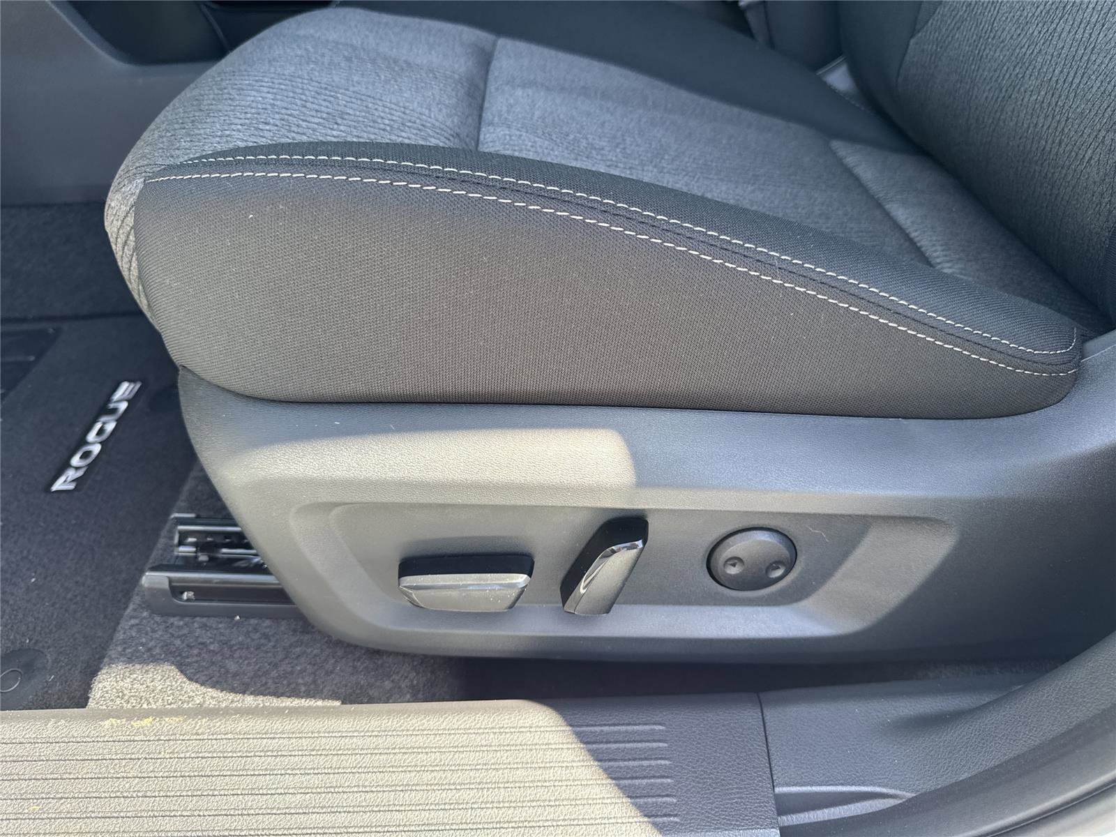 New 2026 Nissan Rogue SV w/ Cold Weather Package FWD image 12