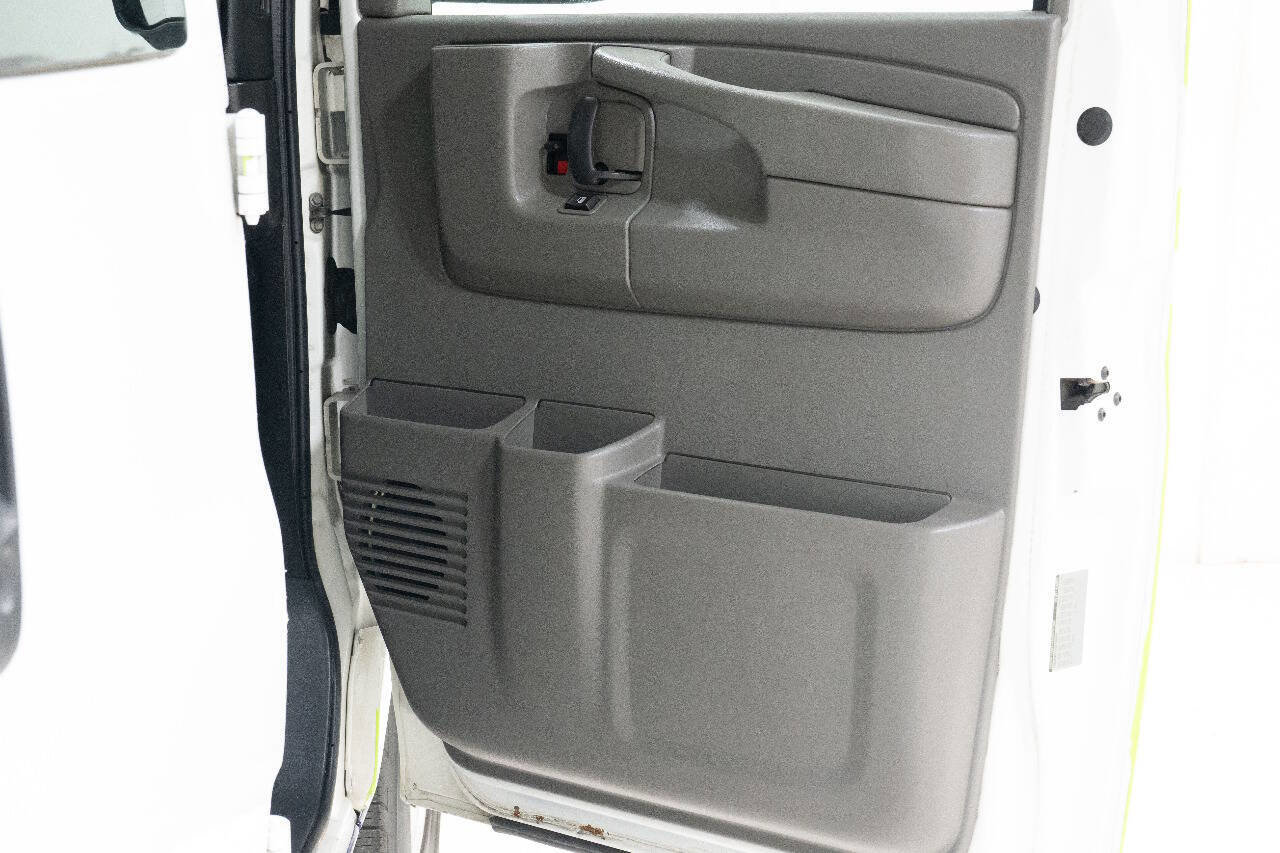 Used 2013 Chevrolet Express 1500 image 21