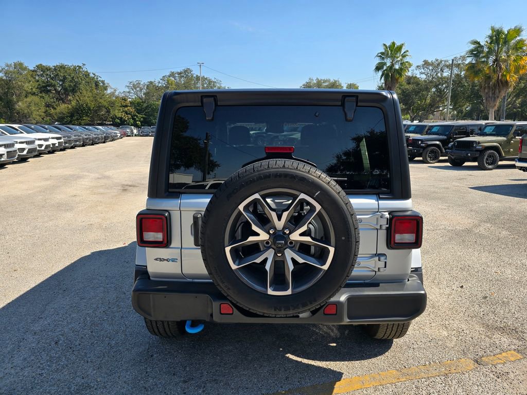 Used 2024 Jeep Wrangler Sport S image 6