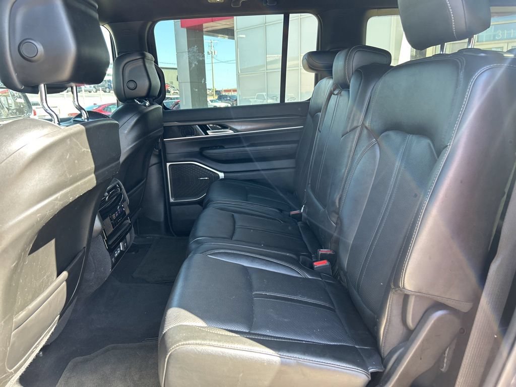 Used 2023 Jeep Wagoneer L Series II AWD/4WD image 13