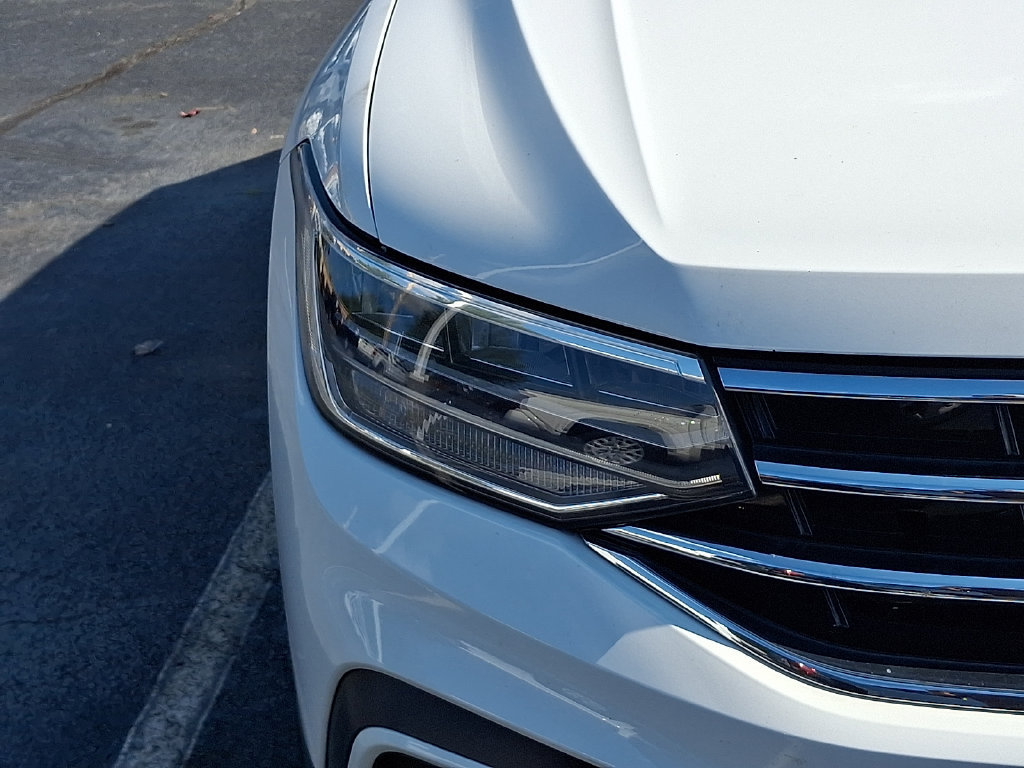 Used 2022 Volkswagen Tiguan SE AWD/4WD image 2