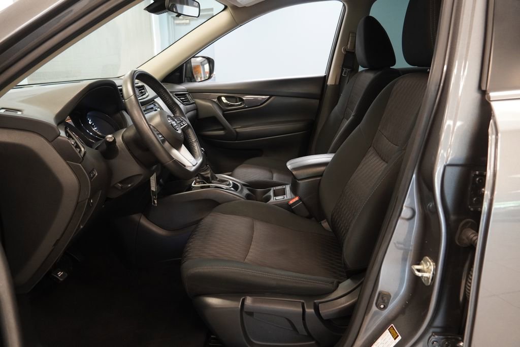 Used 2020 Nissan Rogue S w/ Special Edition Package AWD/4WD image 5