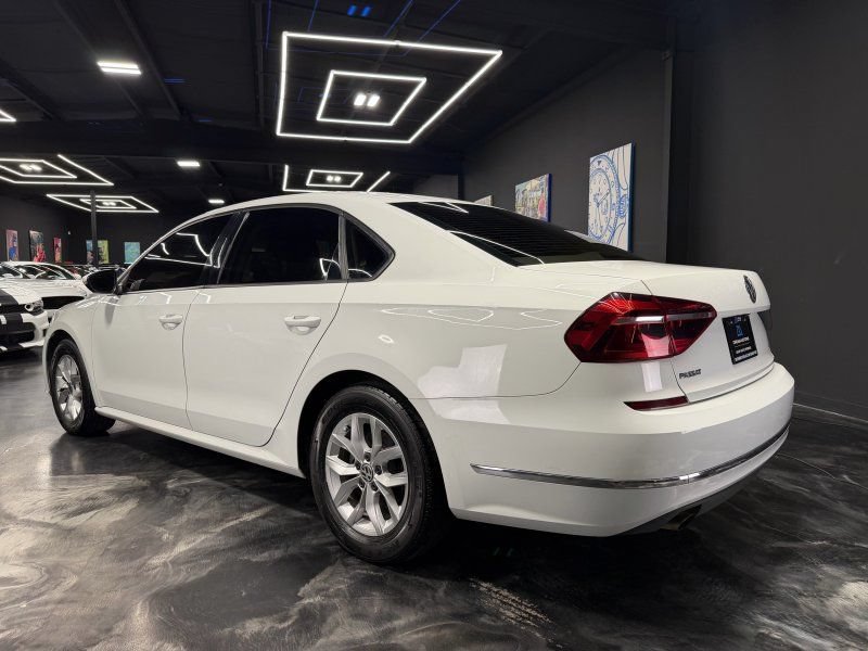 Used 2018 Volkswagen Passat 2.0T S FWD image 7