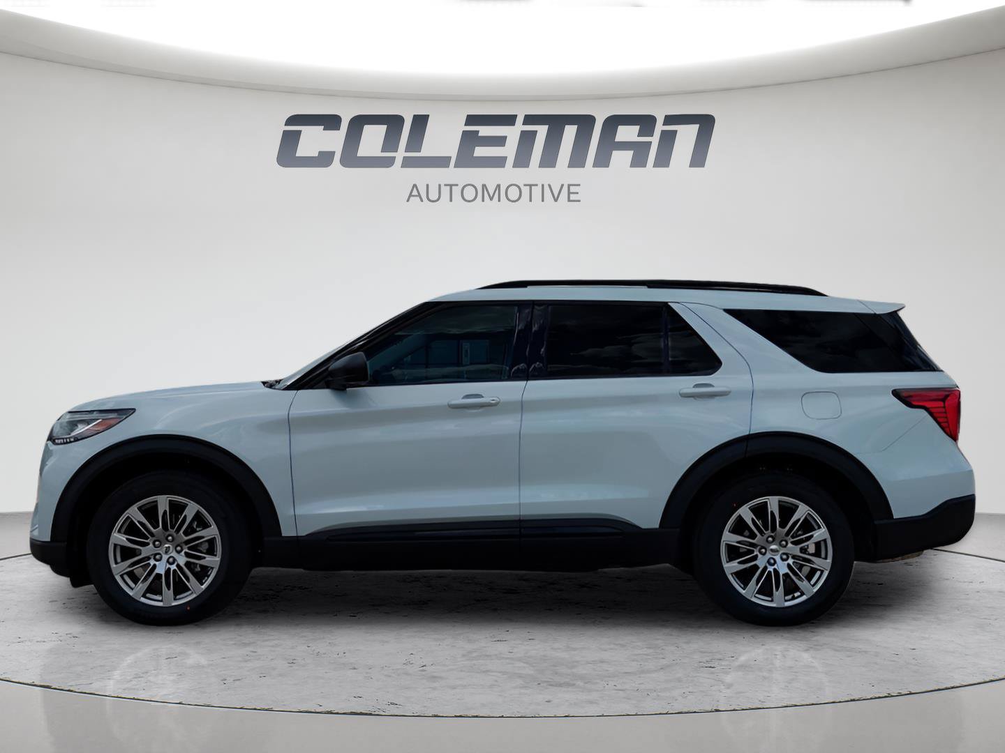 New 2026 Ford Explorer Active w/ Active Comfort Package AWD/4WD image 2