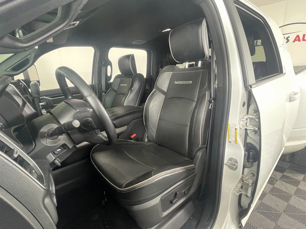 Used 2020 RAM 3500 Laramie w/ Night Edition image 22