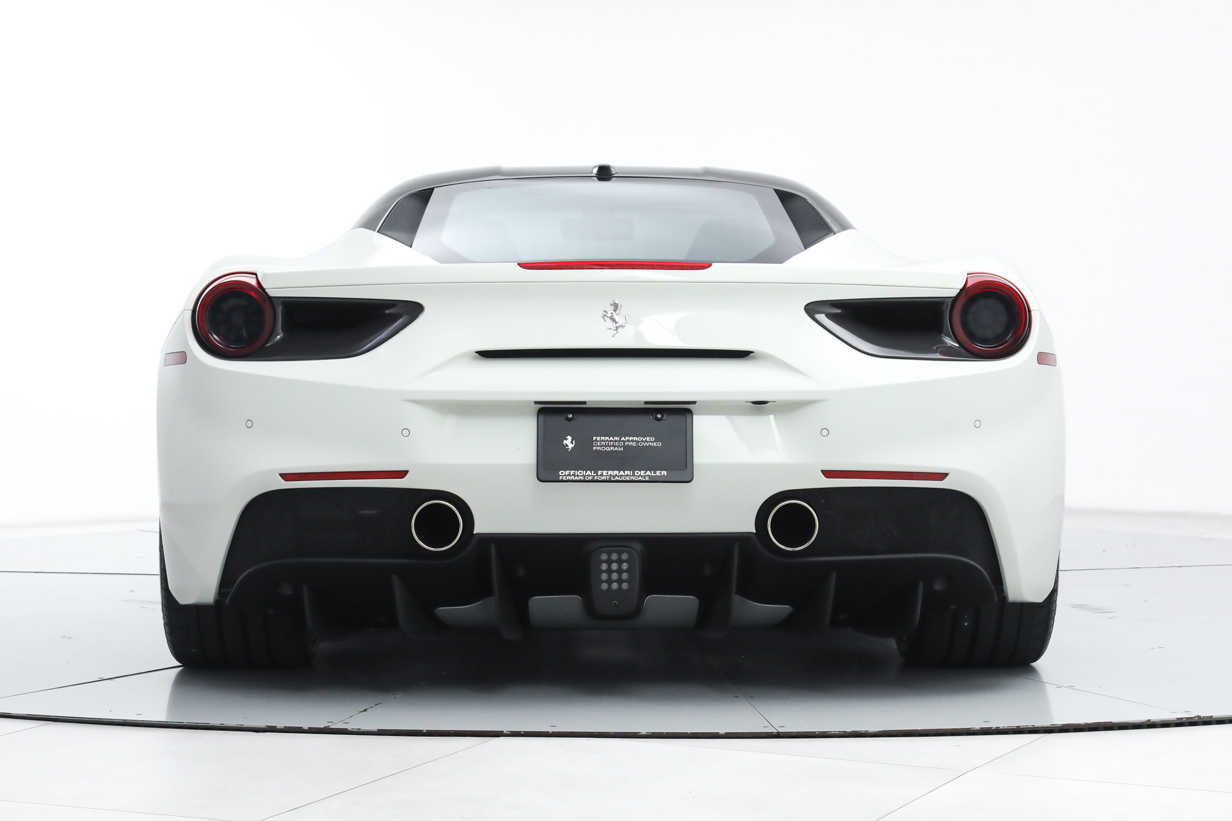 Used 2017 Ferrari 488 GTB RWD image 8