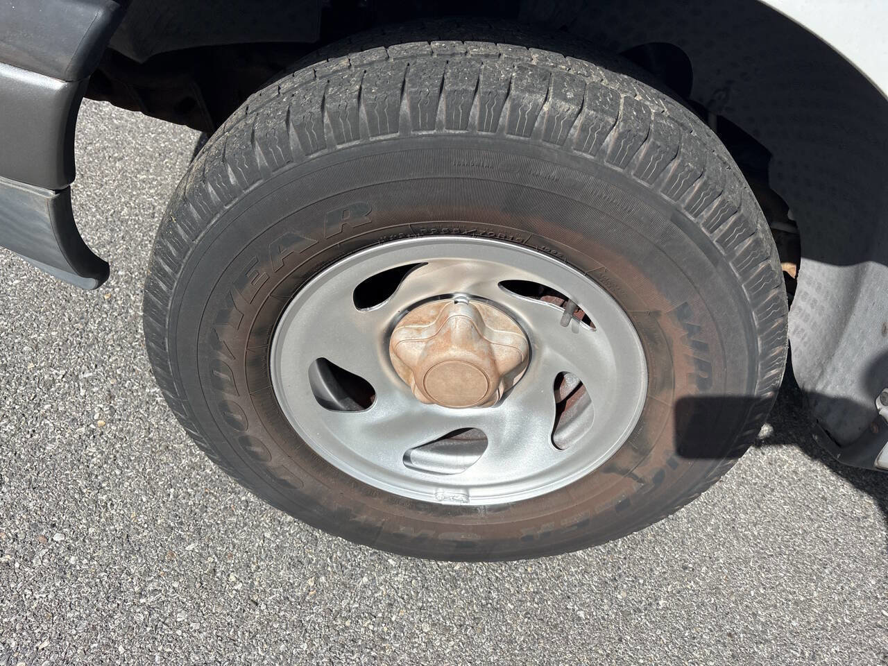 Used 2001 Ford F150 XL image 14