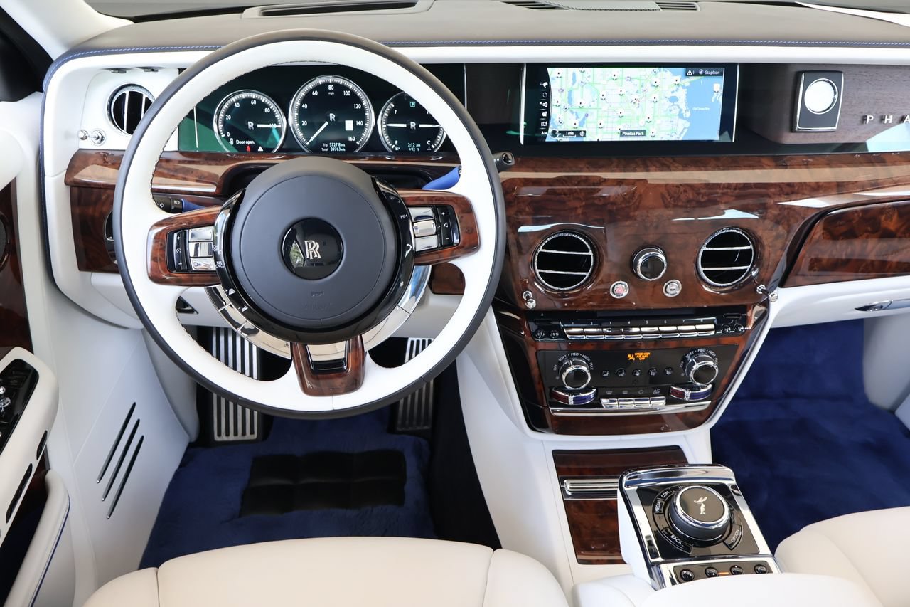 Certified 2023 Rolls-Royce Phantom Extended Wheelbase w/ Leather Finishing Pack RWD image 18