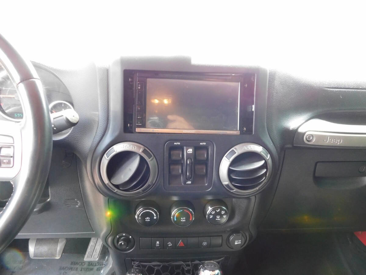 Used 2018 Jeep Wrangler Unlimited Sport image 10