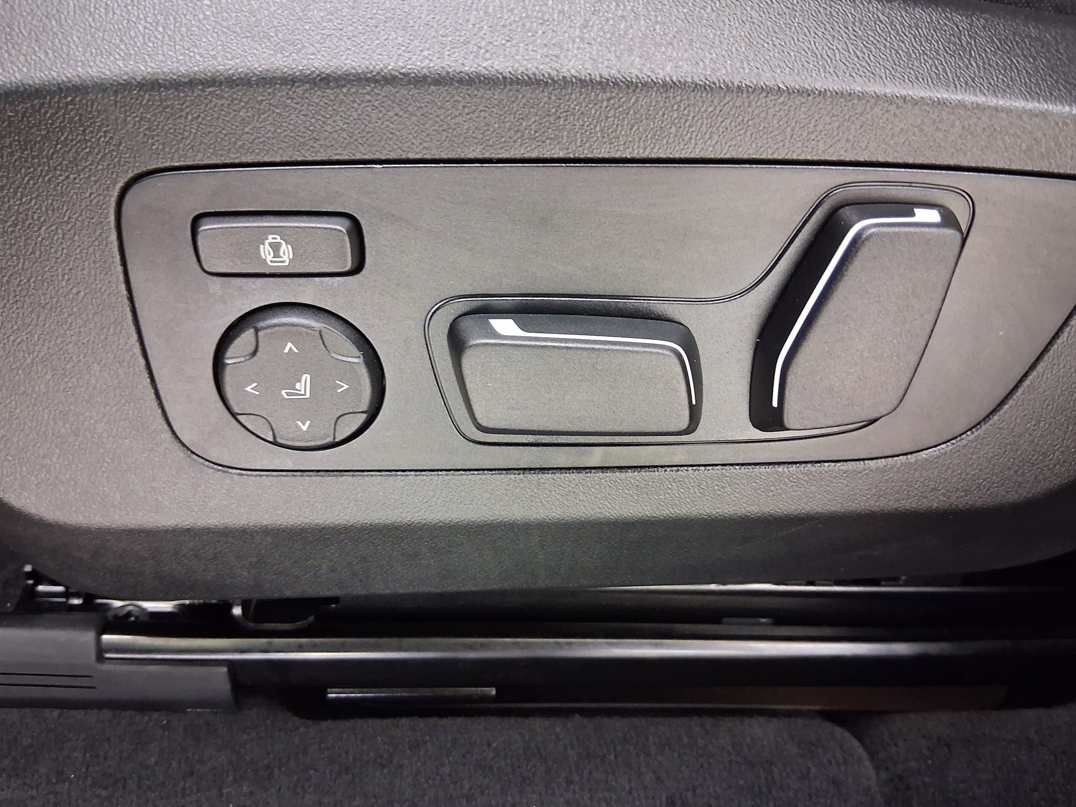 Certified 2025 BMW X3 xDrive30i w/ Convenience Package AWD/4WD image 13