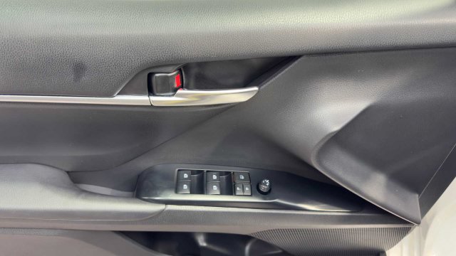 Used 2019 Toyota Camry SE w/ Convenience Package FWD image 21