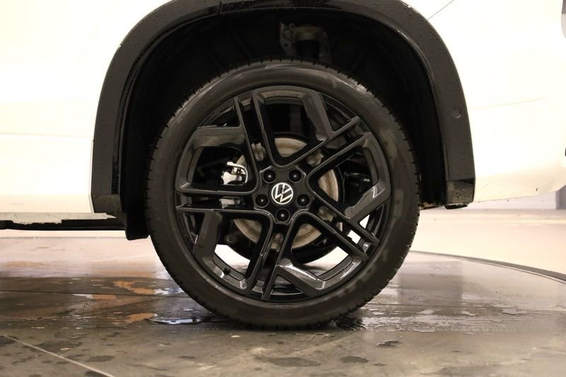 New 2026 Volkswagen Tiguan SE R-Line image 37