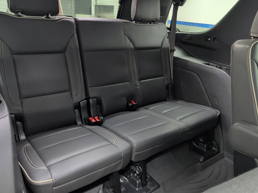 Used 2023 Chevrolet Tahoe Premier AWD/4WD image 32