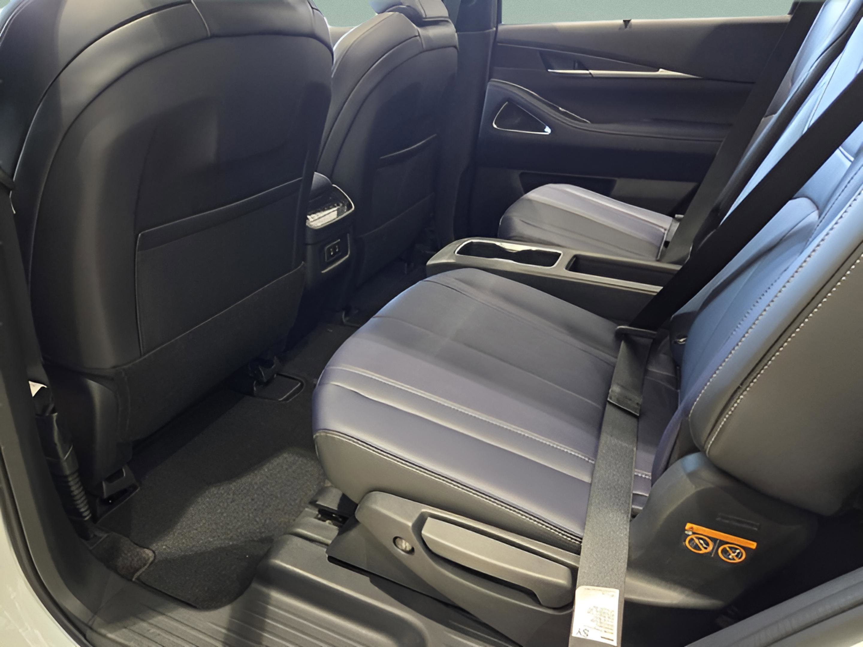 New 2026 INFINITI QX60 Sport w/ Dark Cargo Package AWD/4WD image 10