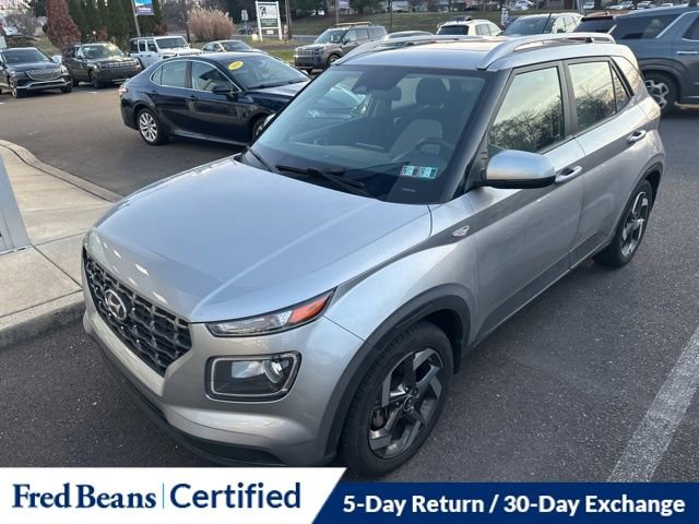 Used 2023 Hyundai Venue SEL image 3