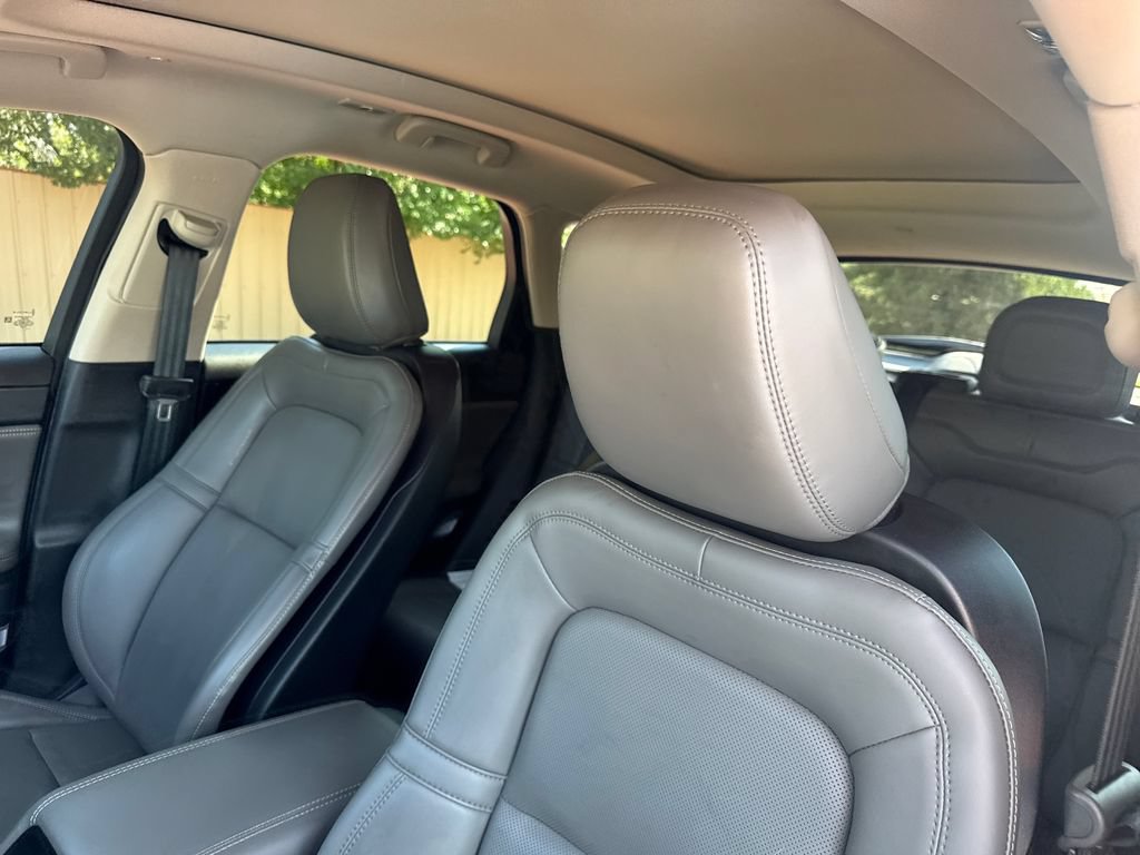 Certified 2025 Lincoln Corsair AWD w/ Equipment Group 101A image 14