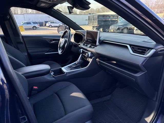 Used 2023 Toyota RAV4 SE w/ Weather & Moonroof Package image 28