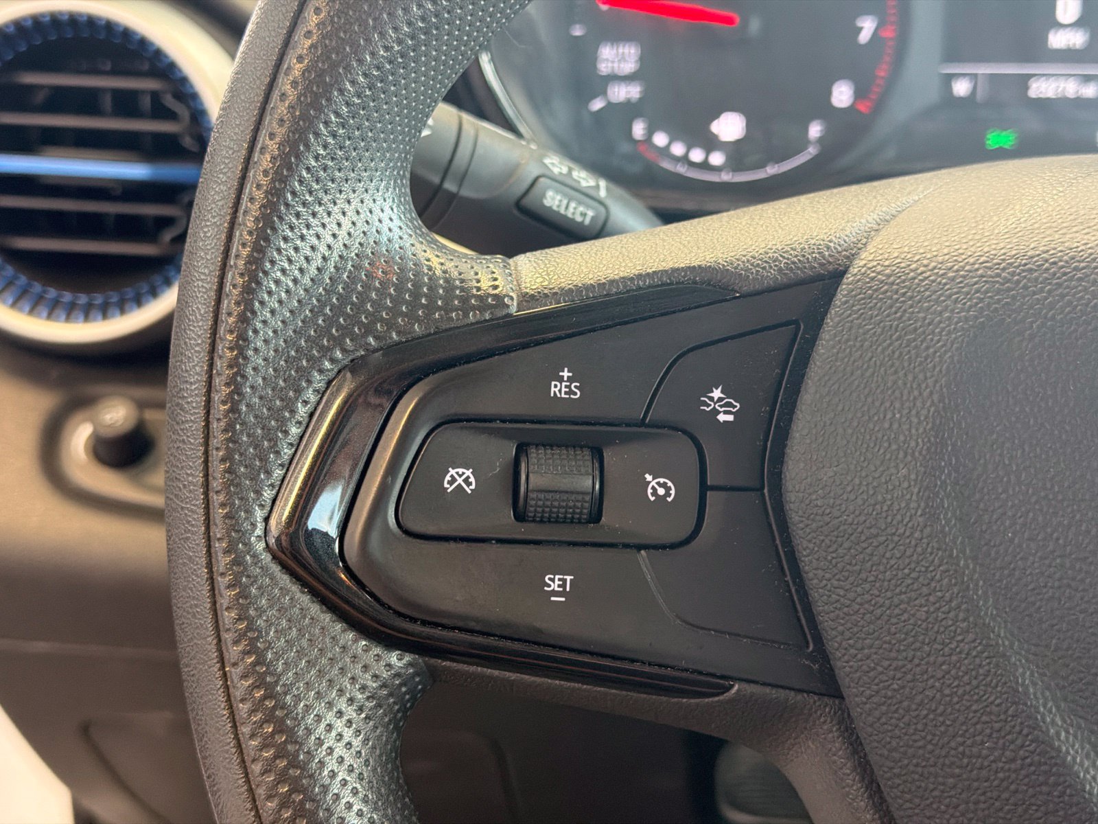 Used 2024 Chevrolet Trax LS w/ LS Convenience Package FWD image 15