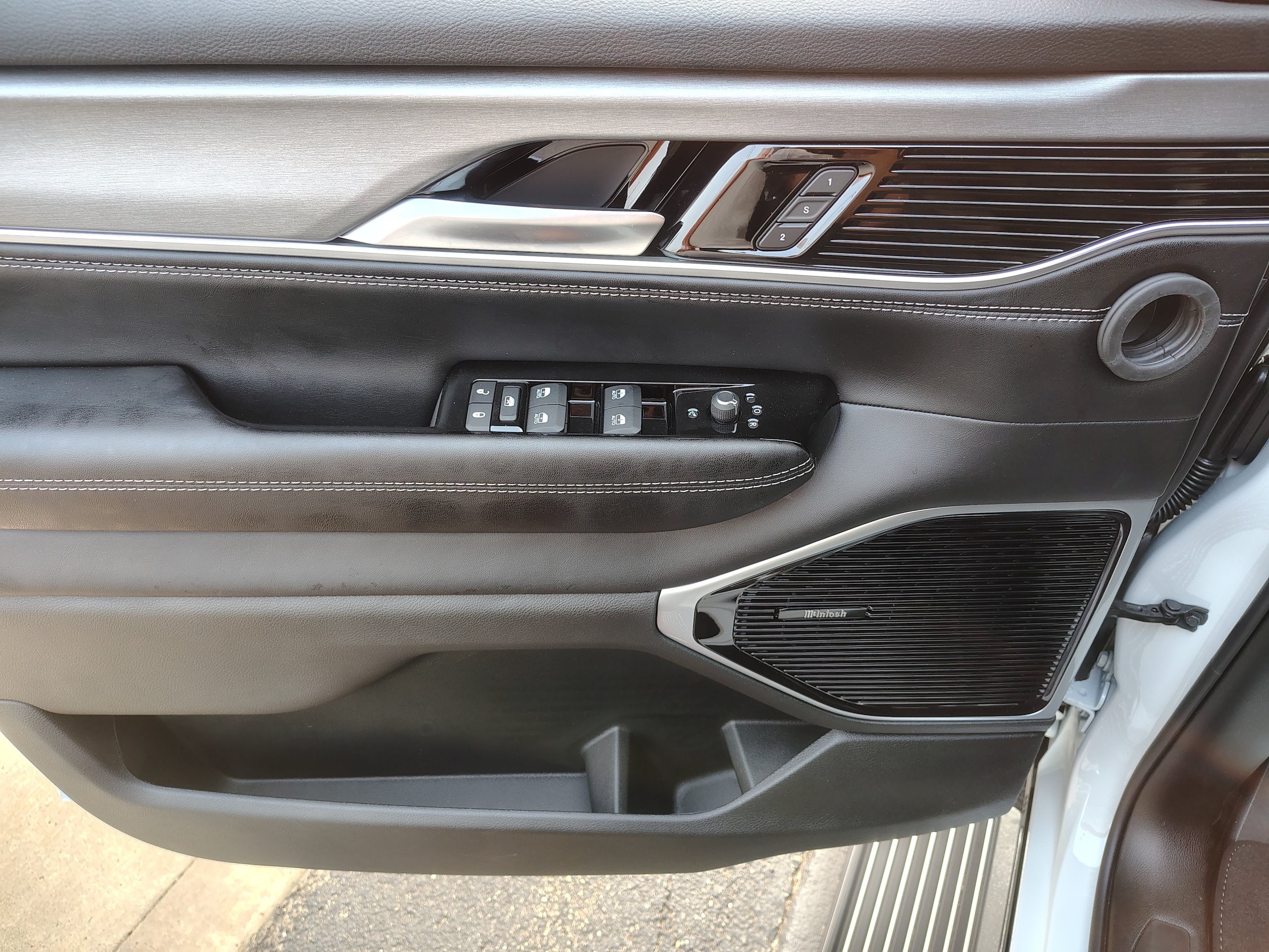 New 2026 Jeep Grand Wagoneer Limited AWD/4WD image 27