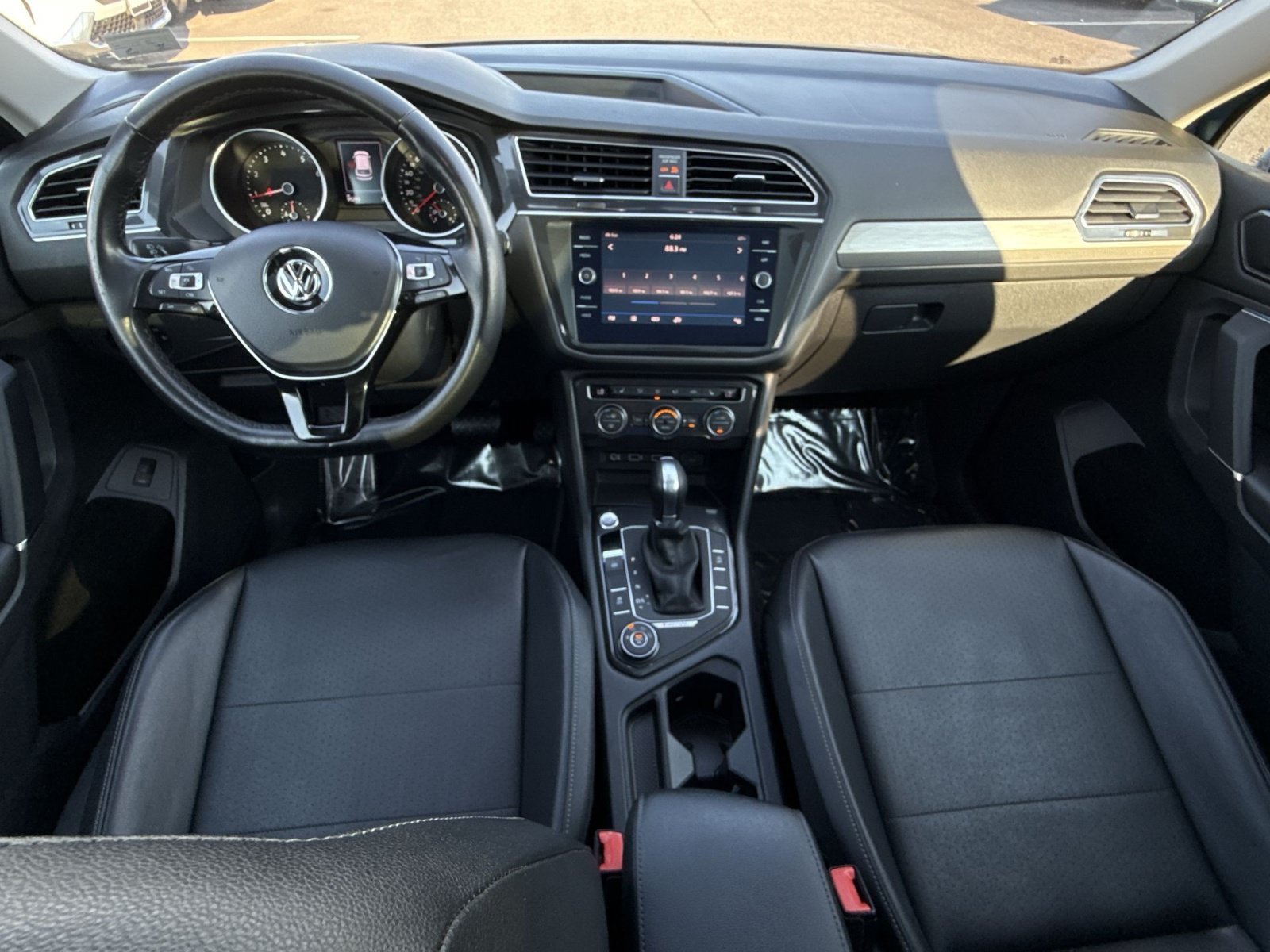 Used 2018 Volkswagen Tiguan SEL AWD/4WD image 22